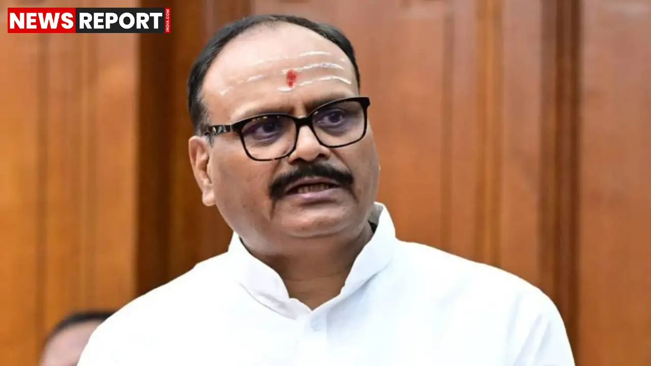 उत्तर प्रदेश सरकार ने स्वास्थ्य सेवाओं में अनुशासनहीनता और मरीजों की उपेक्षा पर सख्त कार्रवाई करते हुए चार डॉक्टरों को बर्खास्त किया।