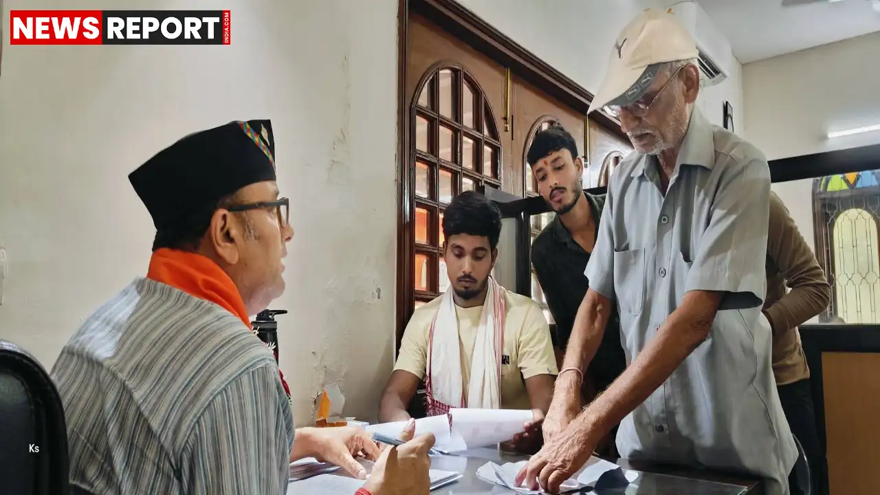 वाराणसी में विधायक सौरभ श्रीवास्तव ने जनसुनवाई कार्यक्रम में नागरिकों की समस्याओं को सुना और संबंधित अधिकारियों को तत्काल कार्रवाई के निर्देश दिए, जिससे लोगों को त्वरित समाधान मिल सके।