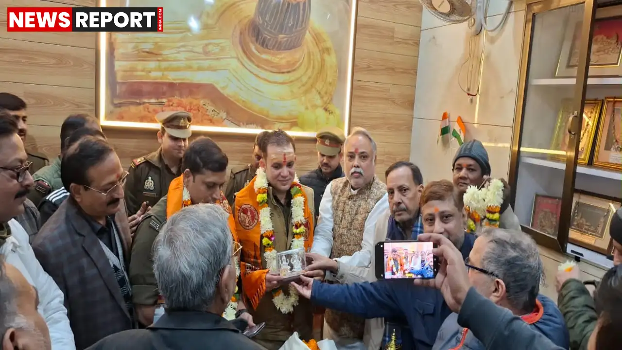 वाराणसी पुलिस ने 3 करोड़ की चोरी का 48 घंटे में किया खुलासा, सर्राफा एसोसिएशन ने पुलिस टीम का भव्य सम्मान किया।