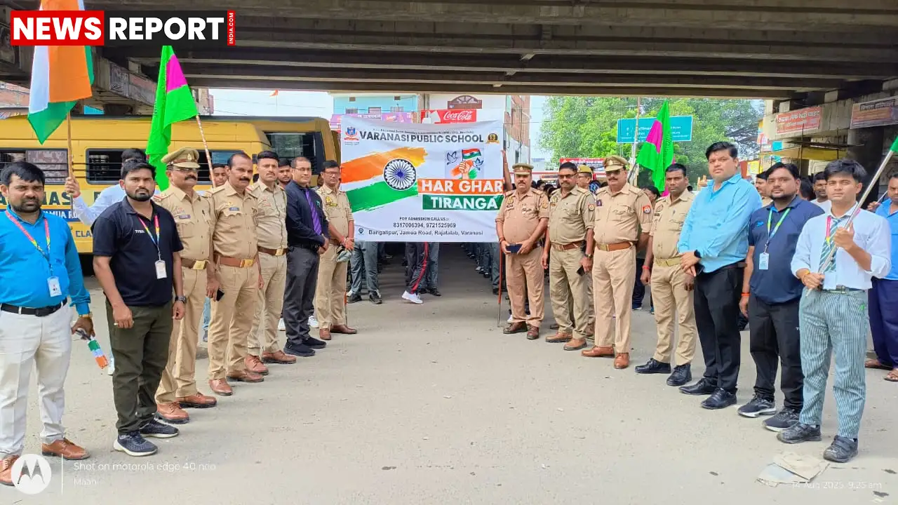 वाराणसी: राजातालाब-वीपीएस छात्रों ने निकाली हर घर तिरंगा यात्रा, पुलिस प्रशासन का मिला सहयोग