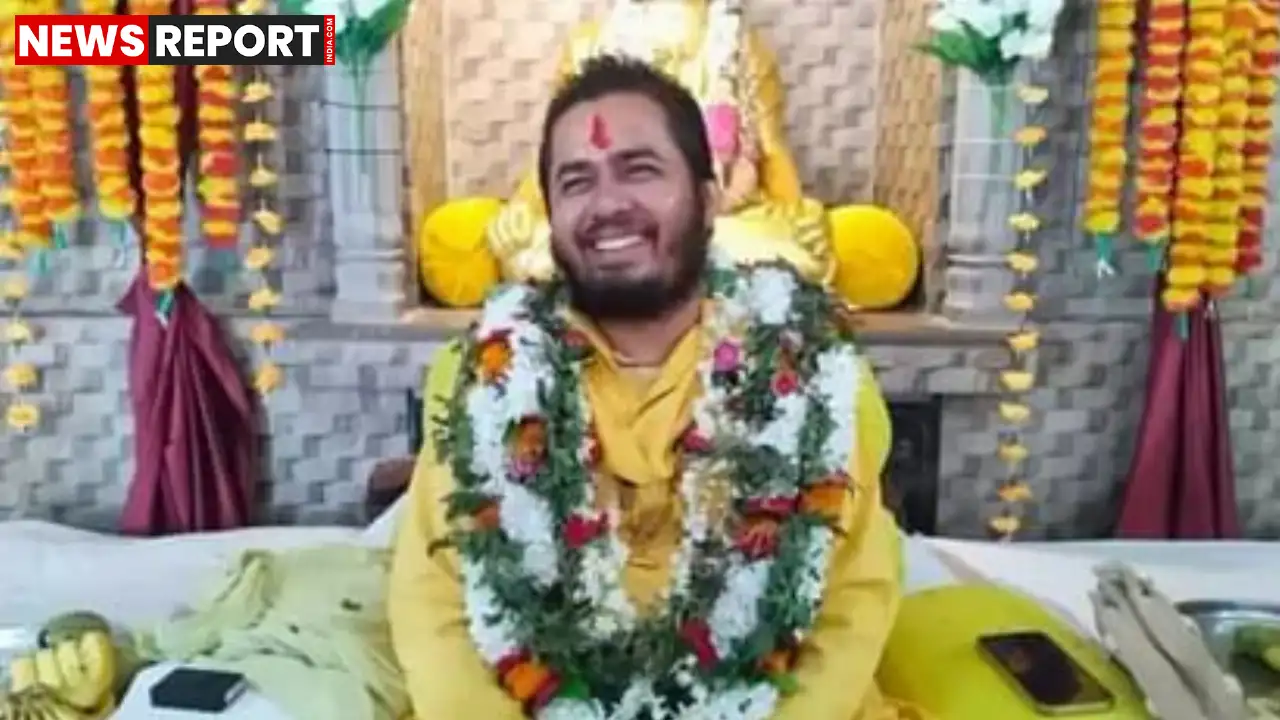 वाराणसी में सतुआ बाबा ने सोशल मीडिया पर अभद्र टिप्पणी करने के आरोप में सनातन रक्षक दल के अजय शर्मा और दो अज्ञात व्यक्तियों के खिलाफ आईटी एक्ट के तहत मुकदमा दर्ज कराया है, जिससे धार्मिक भावनाएं आहत हुई हैं।