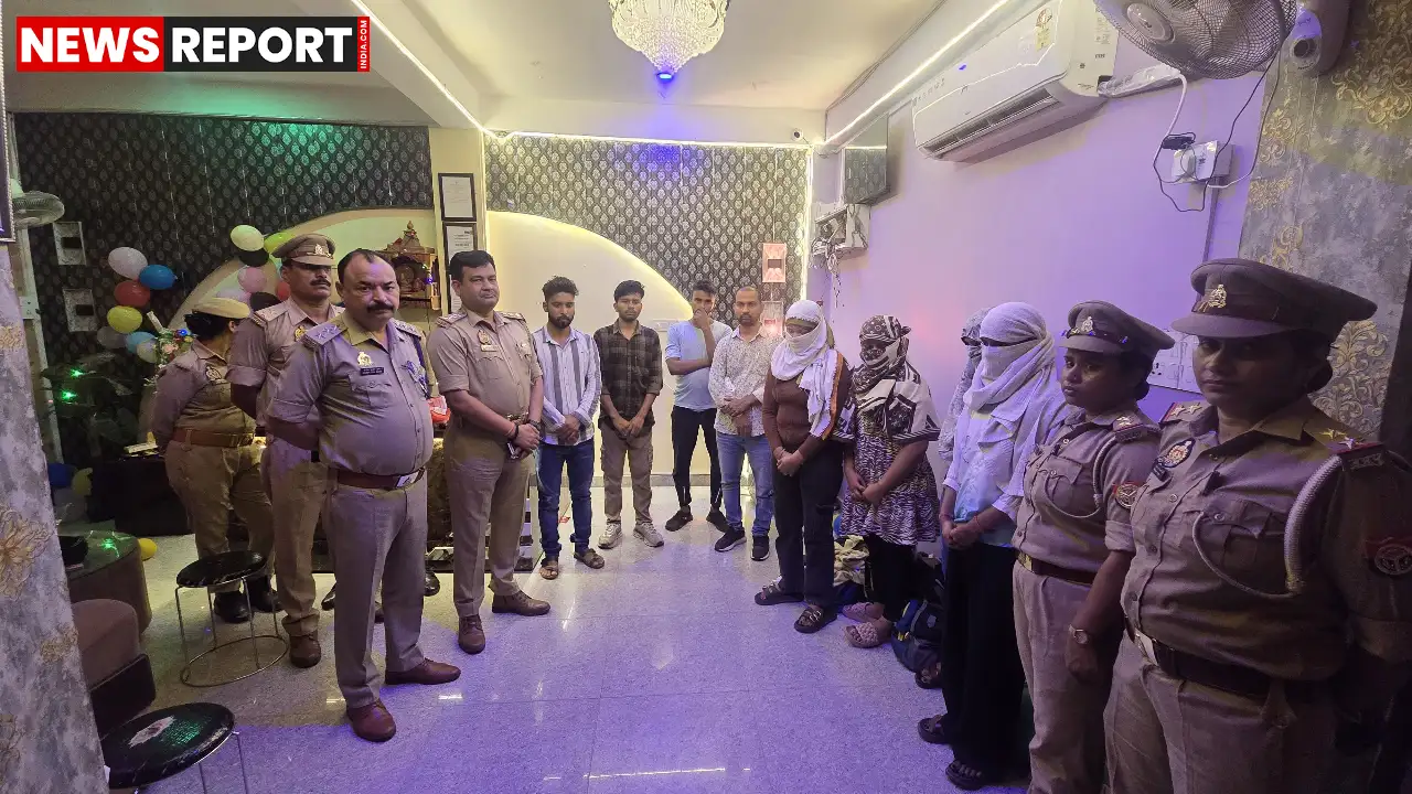 वाराणसी: स्पा सेंटर की आड़ में चल रहे सेक्स रैकेट का भंडाफोड़, नौ गिरफ्तार वाराणसी: स्पा सेंटर की आड़ में चल रहे सेक्स रैकेट का भंडाफोड़, नौ गिरफ्तार