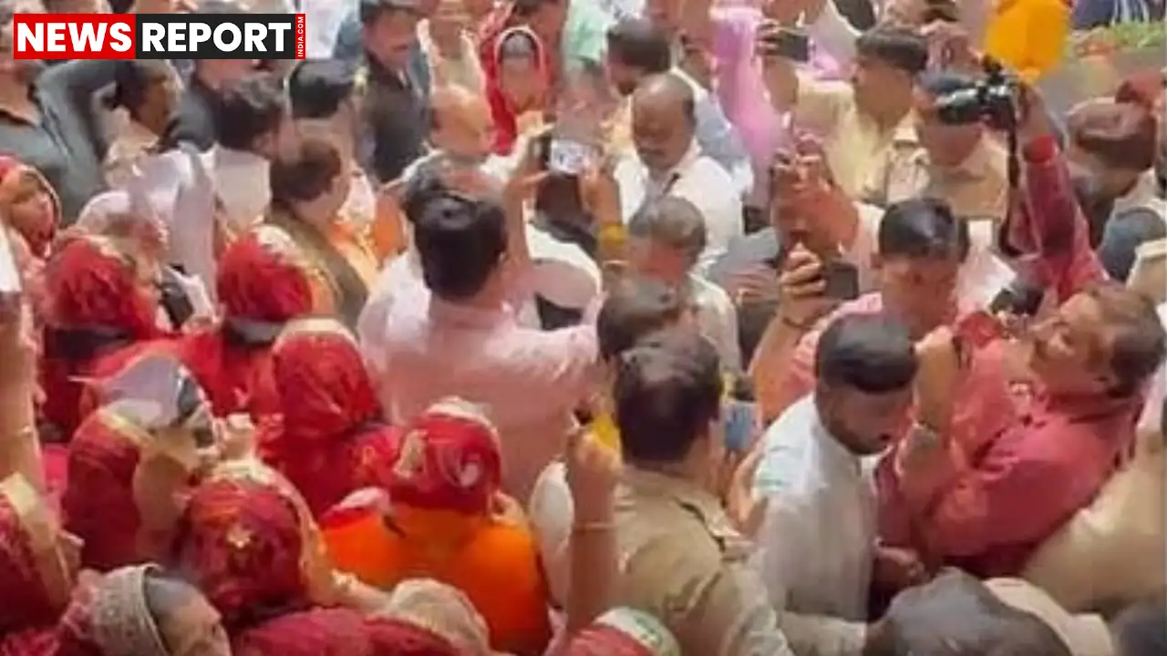 वृंदावन में बांके बिहारी मंदिर कॉरिडोर के प्रस्ताव पर विवाद गहरा गया, मंत्री एके शर्मा के दौरे पर स्थानीय लोगों और सेवायतों ने जोरदार विरोध प्रदर्शन किया, जिसके चलते उन्हें जल्द ही मंदिर से बाहर जाना पड़ा।