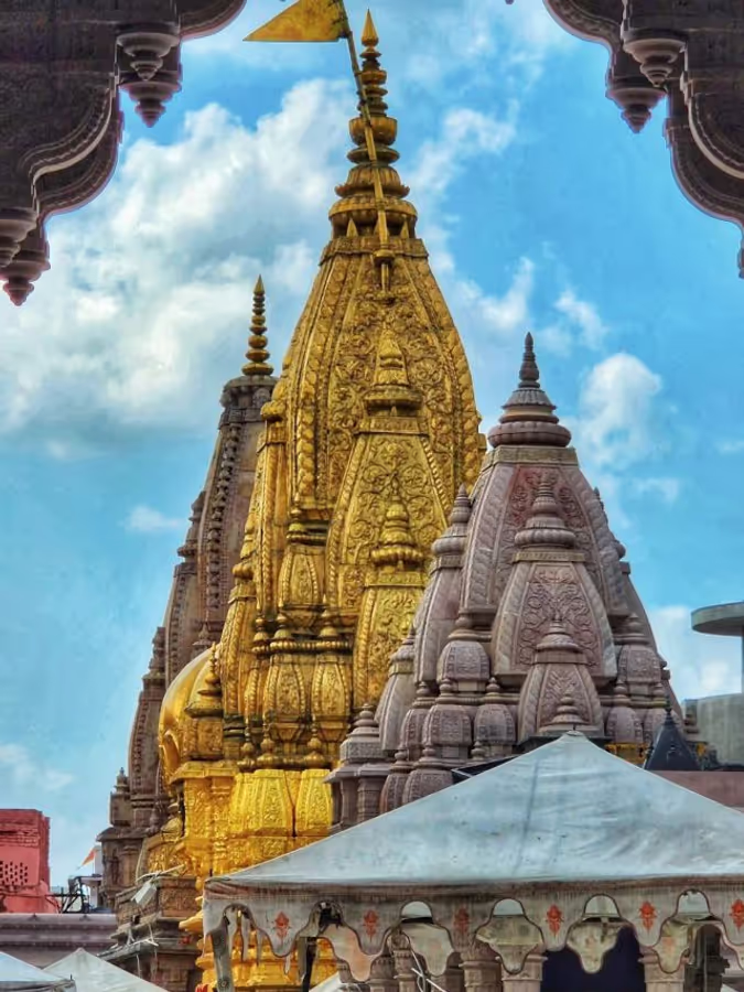 काशी विश्वनाथ मंदिर: जानें भारत के सबसे पवित्र मंदिरों में से एक का इतिहास और महत्व