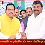 पूर्व विधान पार्षद अनुज कुमार सिंह जदयू की सदस्यता लेते हुए, साथ में प्रदेश अध्यक्ष उमेश सिंह कुशवाहा