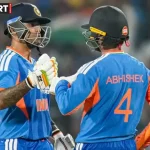 गुवाहाटी टी-20 में न्यूजीलैंड पर जीत के बाद जश्न मनाती भारतीय टीम