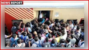 कानपुर सेंट्रल स्टेशन पर सहायक अध्यापक परीक्षा के बाद प्लेटफॉर्म पर भीड़