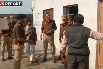 कानपुर पतारा में बंद डिग्री कॉलेज के कमरे से 9 साल की बच्ची का शव मिलने की जांच करती पुलिस