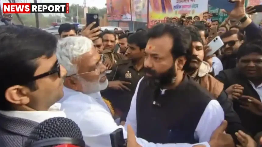 महोबा में जलशक्ति मंत्री स्वतंत्र देव सिंह का काफिला रोके जाने के दौरान भाजपा विधायक और समर्थकों का विरोध