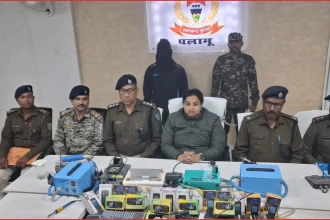 palamu illegal mini mobile factory busted two arrested 1000 plus seized 1769598324