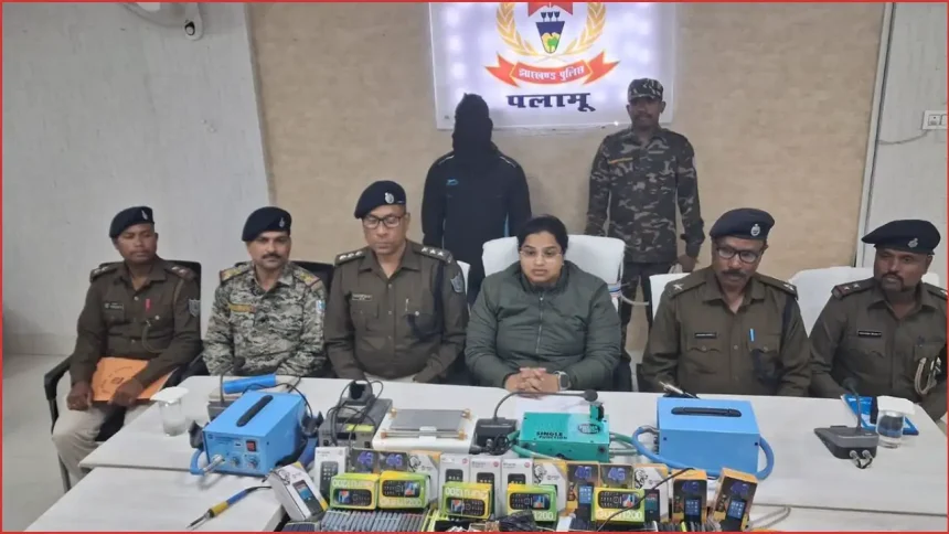 palamu illegal mini mobile factory busted two arrested 1000 plus seized 1769598324