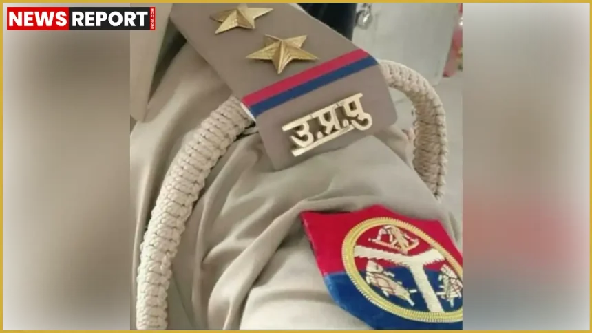 प्रयागराज के बड़गांव में दो गुटों के विवाद के बाद क्षतिग्रस्त बाइक और मौके पर पुलिस