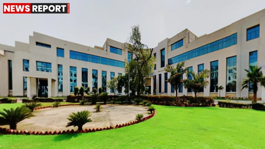 हापुड़ में मोनाड यूनिवर्सिटी परिसर में STF की छापेमारी, फर्जी डिग्री-मार्कशीट मामले की जांच