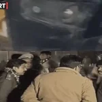 वाराणसी सुंदरपुर में ऑटो चालक की हत्या के बाद जांच करती यूपी पुलिस