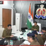 वाराणसी पुलिस द्वारा पकड़ी गई कोडीन युक्त कफ सिरप की बोतलें