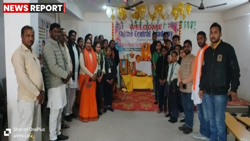 वाराणसी रामनगर शिशु सेंट्रल एकेडमी में पराक्रम दिवस पर नेताजी सुभाष चंद्र बोस को श्रद्धांजलि