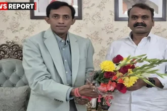 फिल्म निर्माता दिलीप सोनकर वाराणसी में फिल्म उद्योग की घोषणा करते हुए