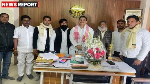 लखनऊ जनसुनवाई में भूमि विवादों पर निर्देश देते सत्येंद्र बारी