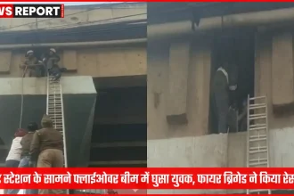 वाराणसी लहरतारा-चौकाघाट फ्लाईओवर पर युवक पत्थर फेंकता हुआ