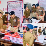 वाराणसी में पुलिस कमिश्नर मोहित अग्रवाल मिशन शक्ति केंद्र का निरीक्षण करते हुए, महिला अधिकारियों के साथ बातचीत करते हुए।