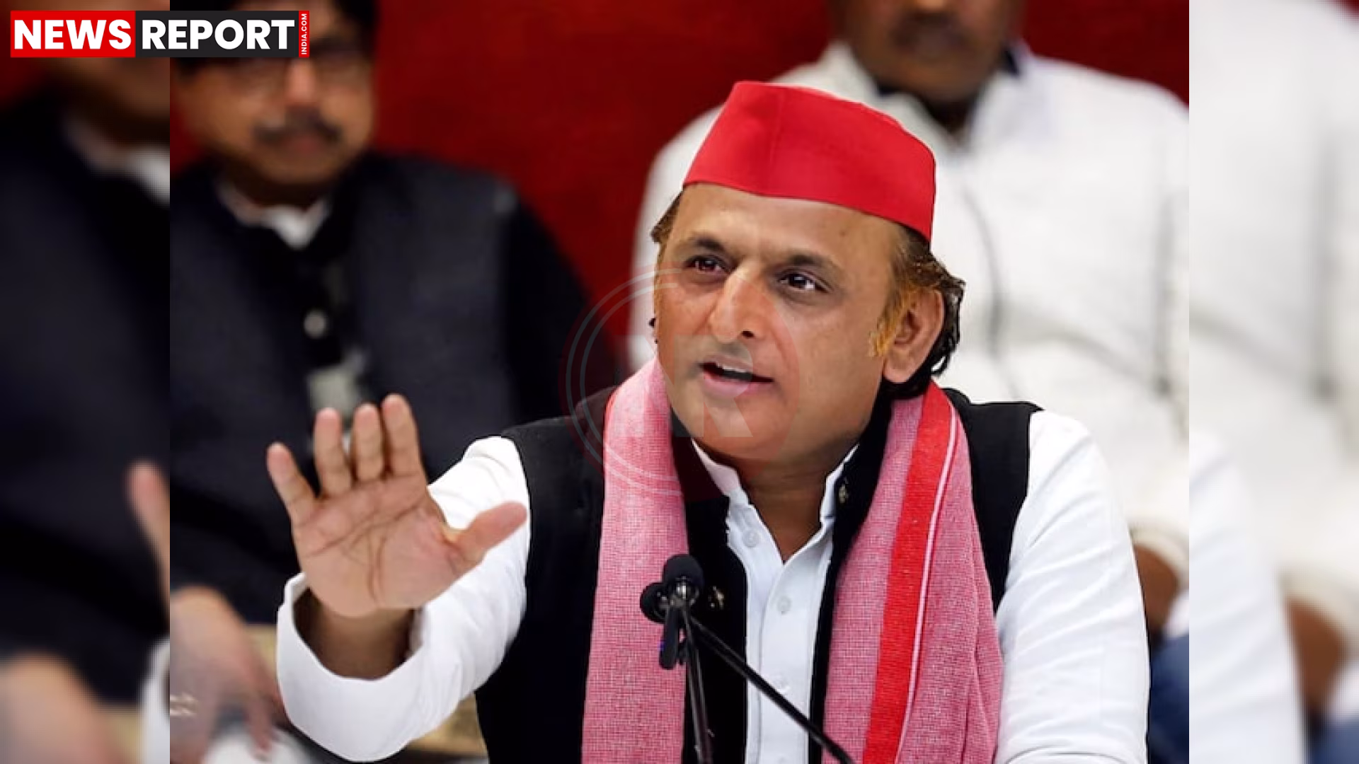 अखिलेश यादव एसआईआर 2026 और बीएलओ आत्महत्या पर सरकार पर हमला करते हुए।