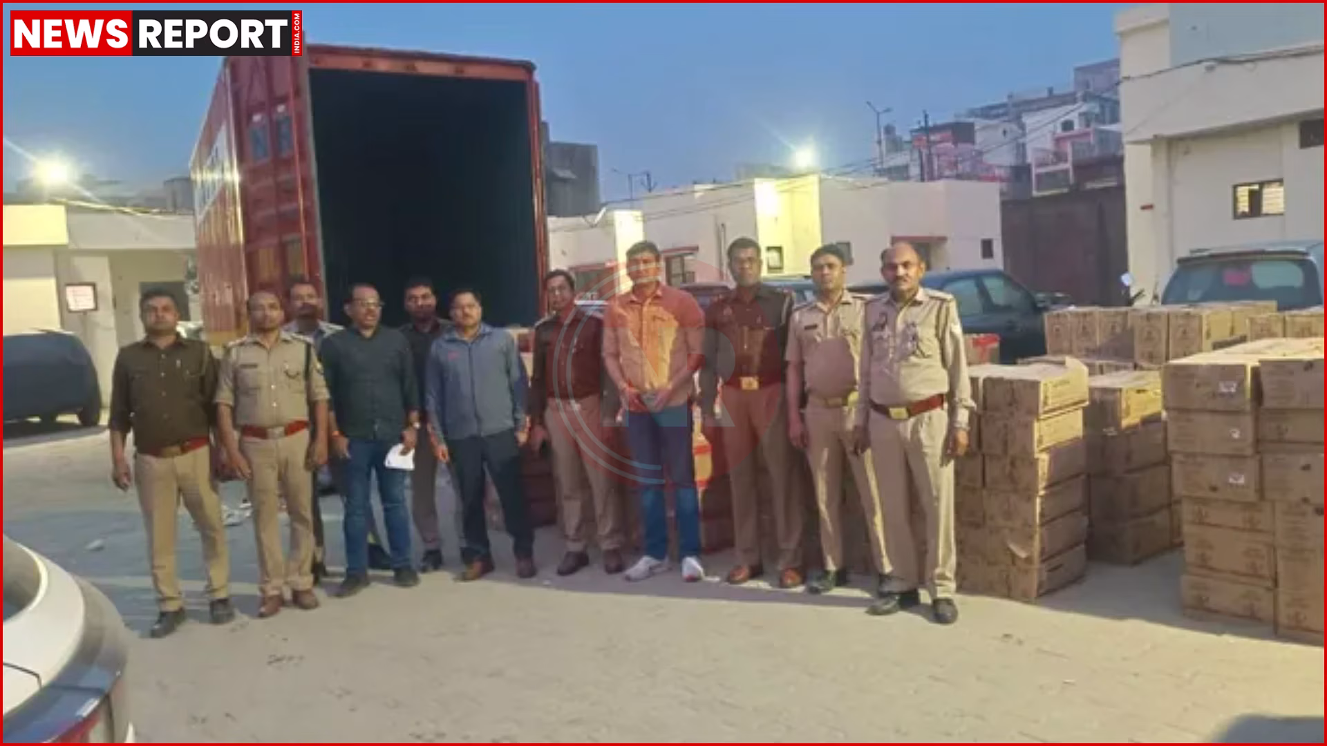 ईस्टर्न पेरिफेरल एक्सप्रेसवे पर अवैध शराब जब्ती का दृश्य