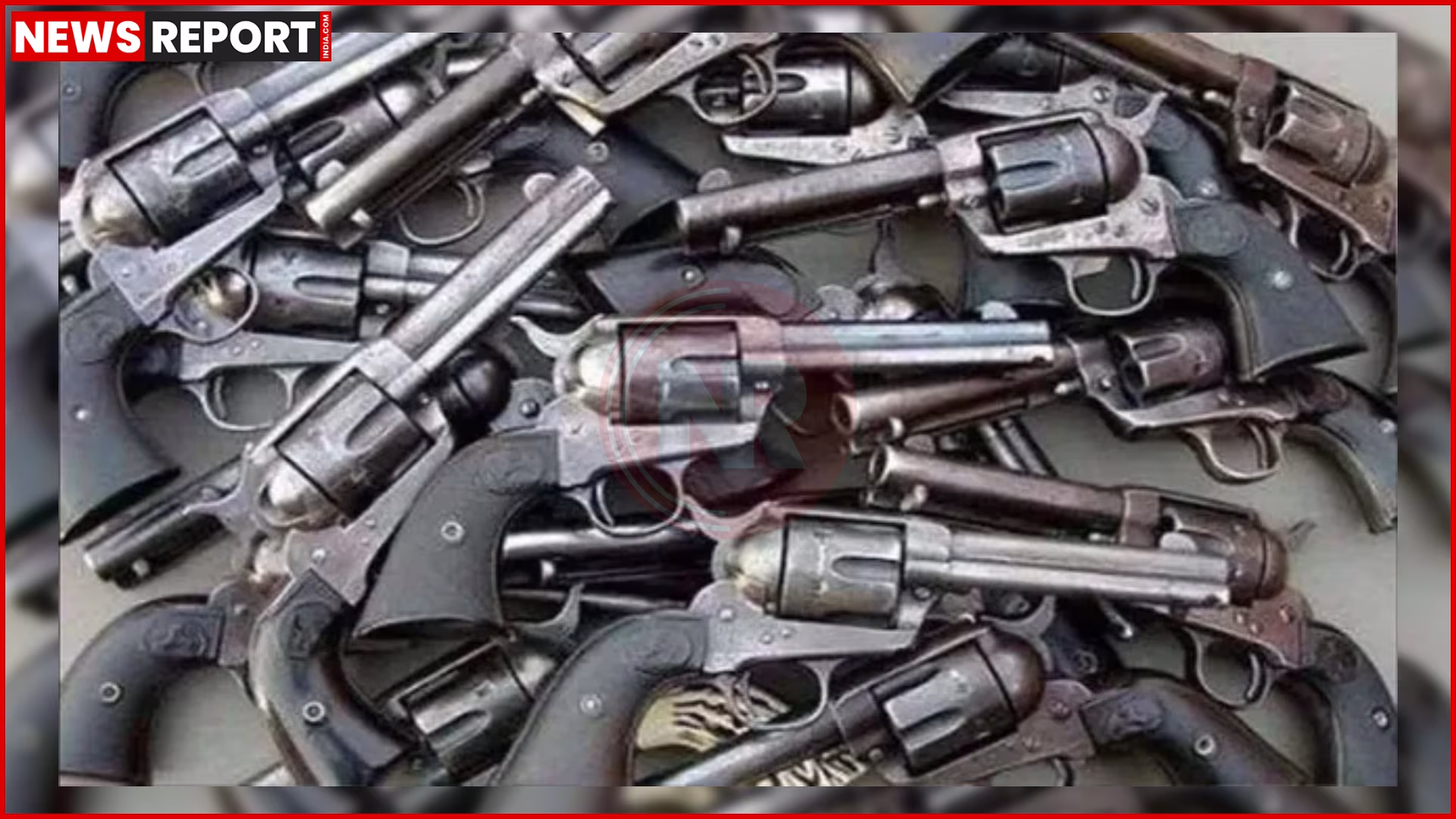 वाराणसी में STF द्वारा पकड़े गए अवैध हथियार और गिरफ्तार तस्करों का दृश्य