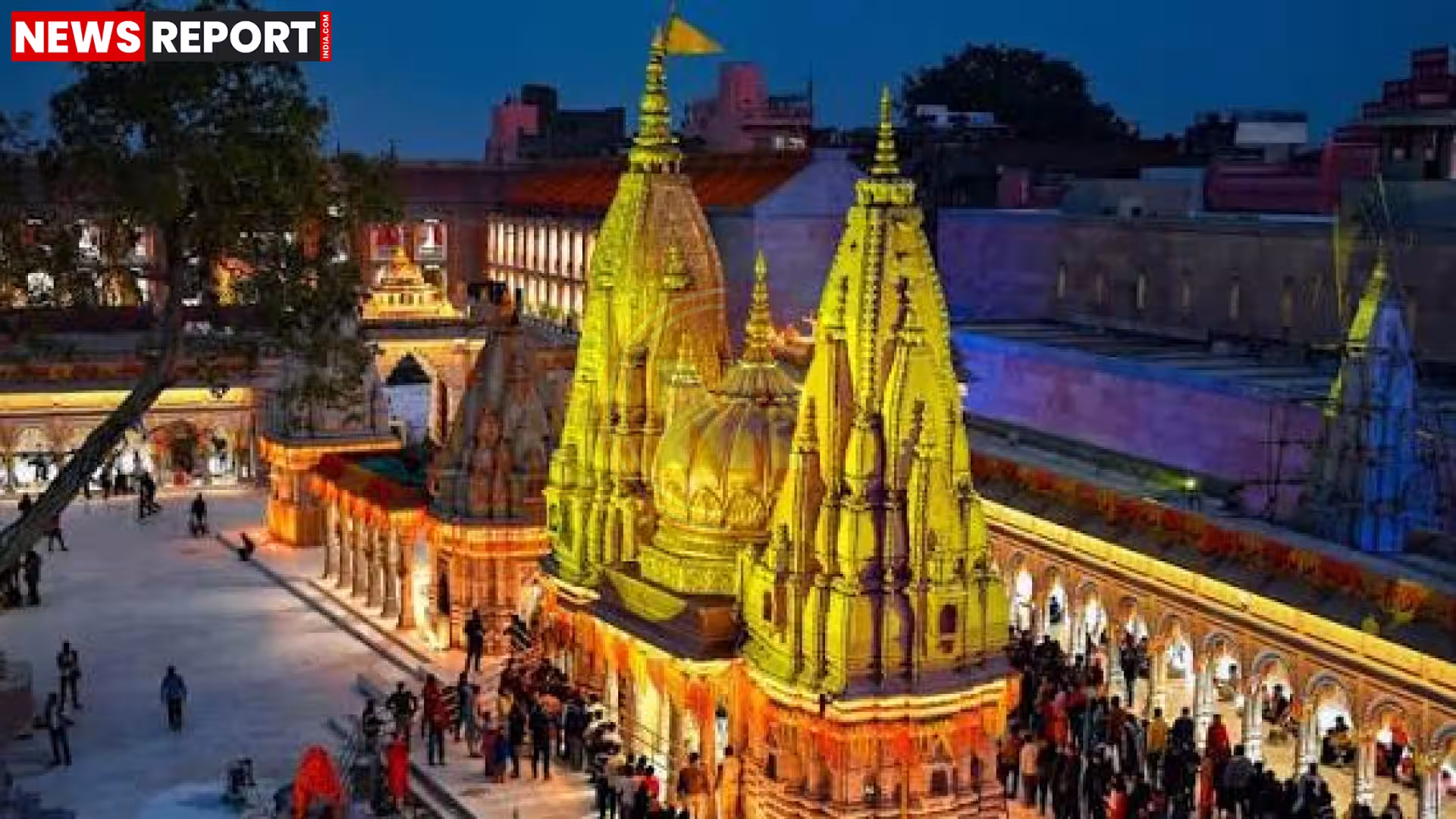 काशी विश्वनाथ धाम के गंगा द्वार पर दिव्य गंगा आरती का दृश्य