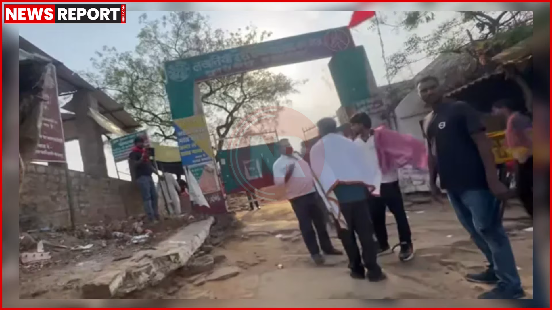 लखनिया दरी जलप्रपात पर सैलानियों और कर्मचारियों के बीच मारपीट