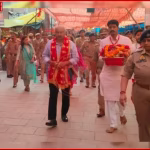 डीजीपी राजीव कृष्ण विंध्याचल में समीक्षा बैठक करते हुए