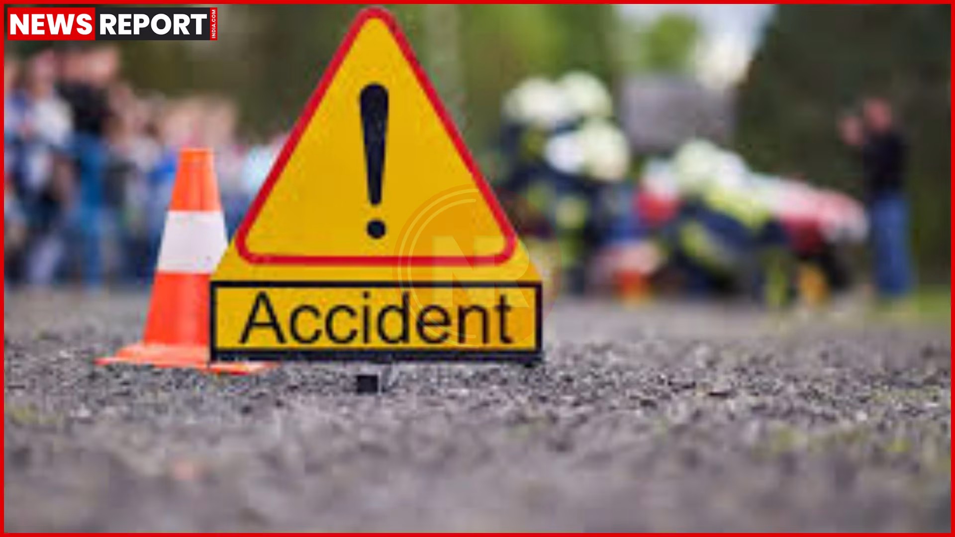 मीरजापुर-रीवा हाईवे पर सड़क हादसे में क्षतिग्रस्त कंटेनर