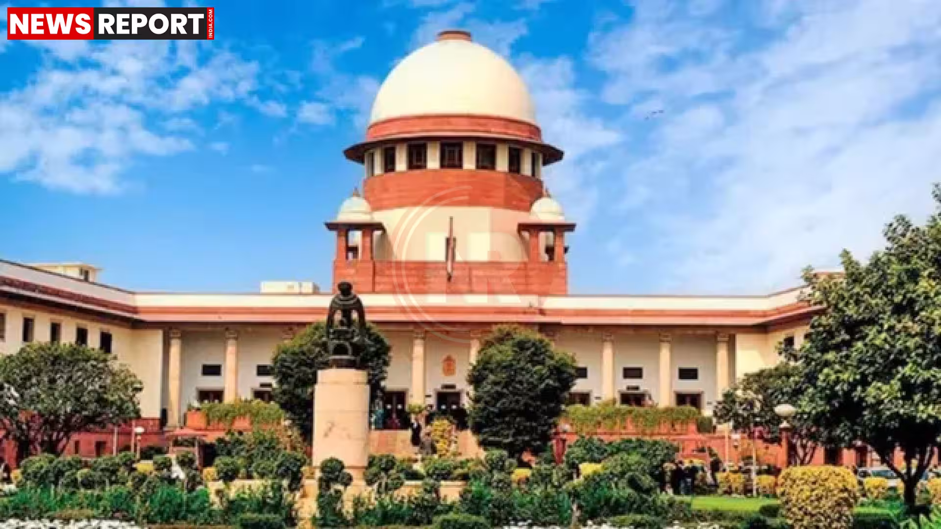 सुप्रीम कोर्ट भवन और महिला कर्मचारी