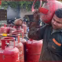 यूपी में कमर्शियल गैस सिलिंडर की आपूर्ति ठप
