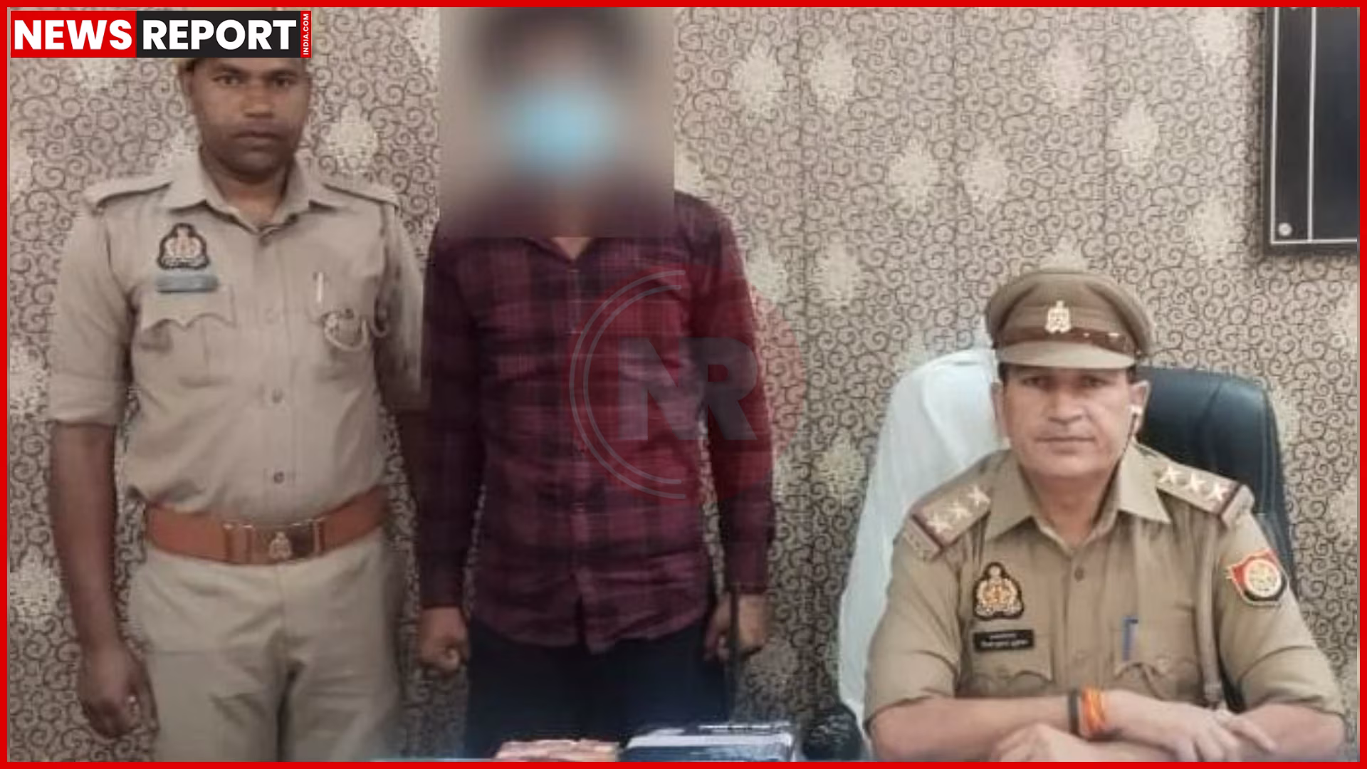 वाराणसी चेतगंज पुलिस द्वारा आरोपी को गिरफ्तार करते हुए