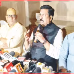 वाराणसी में कांग्रेस की प्रेस वार्ता को संबोधित करते नासिर हुसैन और अजय राय