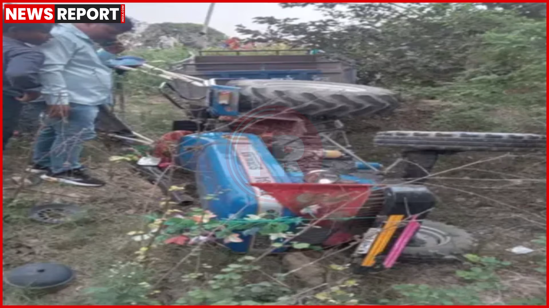 वाराणसी ट्रैक्टर-ट्रॉली हादसे का दृश्य