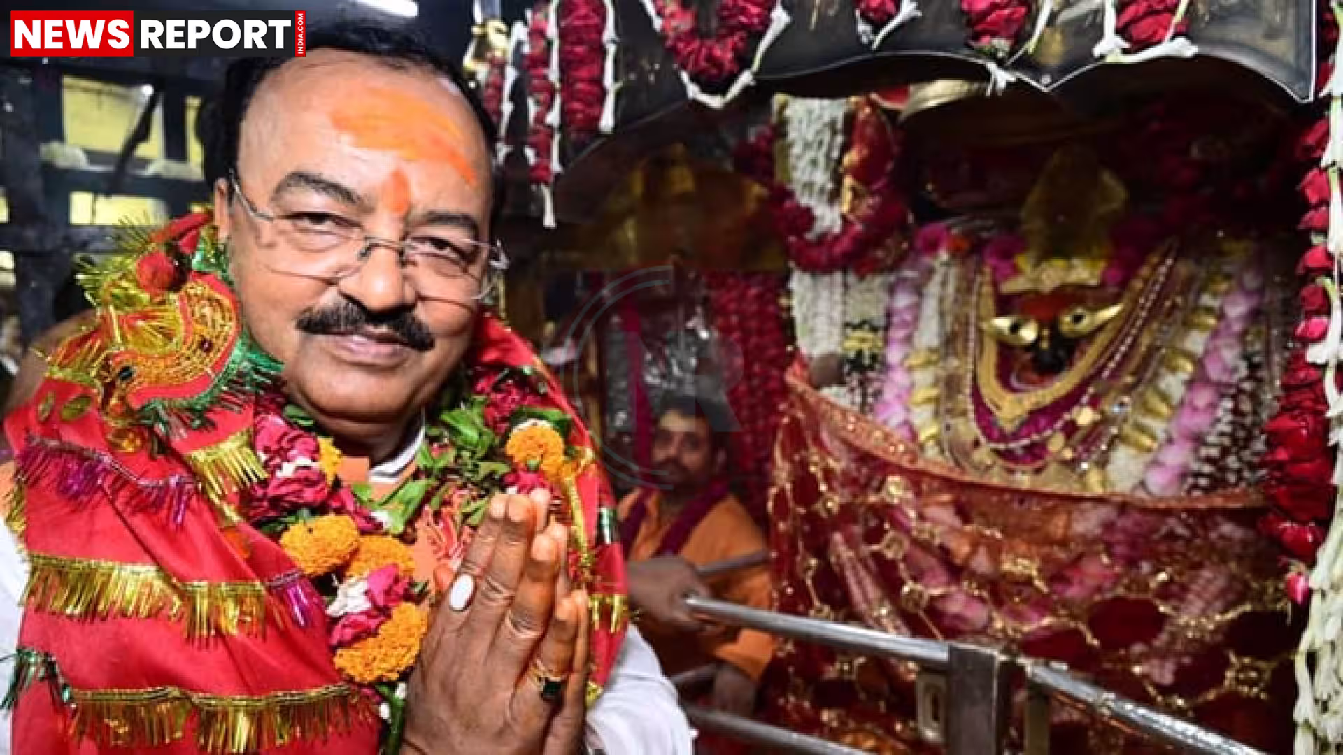 विंध्याचल धाम में मां विंध्यवासिनी के दर्शन करते डिप्टी सीएम केशव प्रसाद मौर्य