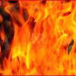 बलिया में चेयरमैन के घर में लगी भीषण आग से हुआ नुकसान का दृश्य।