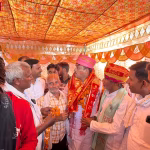 फिरोजाबाद में जनचौपाल के दौरान सत्येंद्र बारी बीनू जी लोगों की समस्याएं सुनते हुए