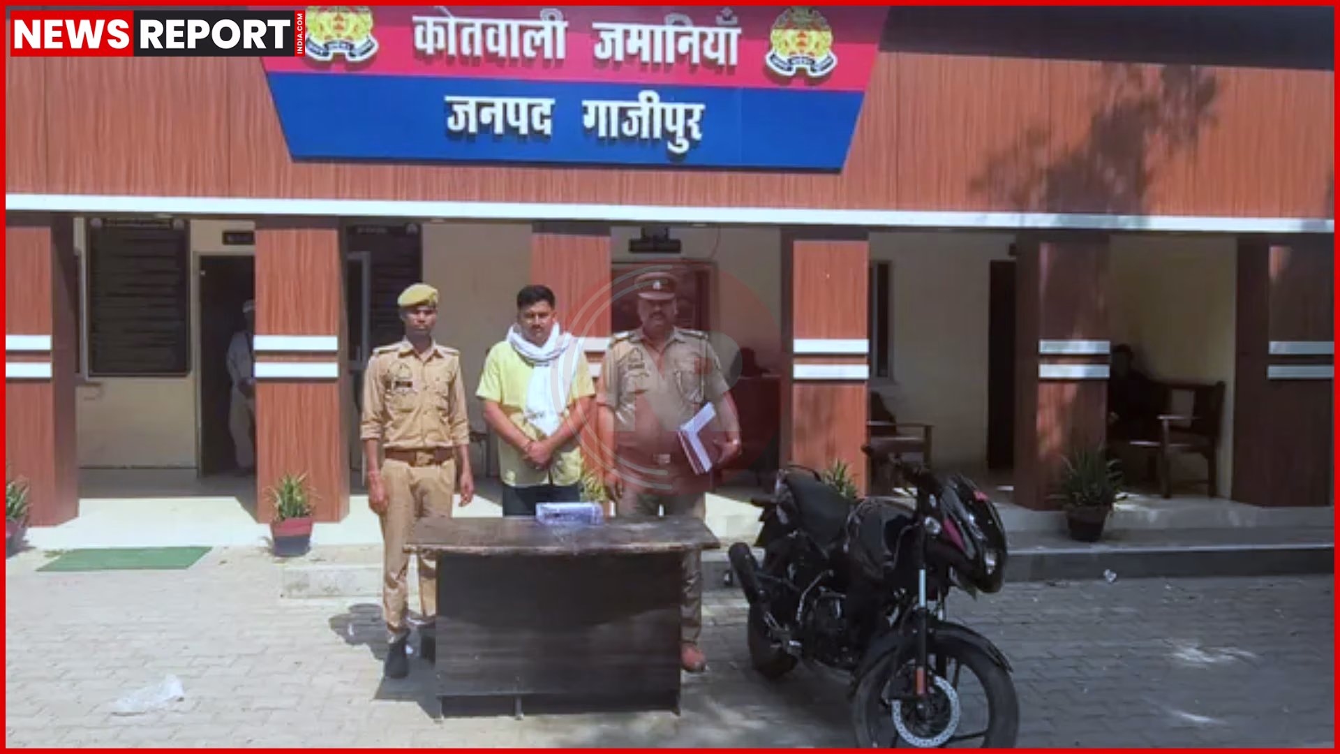 गाजीपुर में गोलीबारी के बाद पुलिस जांच का दृश्य, जेनरेटर विवाद