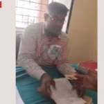 गाजीपुर मार्टीनगंज तहसील में रिश्वत लेते कानूनगो का वायरल वीडियो