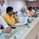 सतेन्द्र बारी उर्फ बीनू जी आयोग की बैठक में जाति प्रमाणपत्र गड़बड़ी पर बोलते हुए