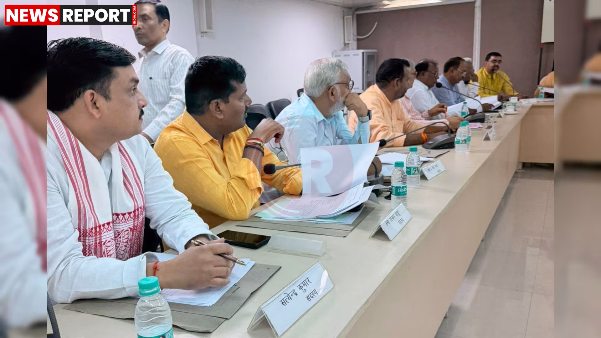 सतेन्द्र बारी उर्फ बीनू जी आयोग की बैठक में जाति प्रमाणपत्र गड़बड़ी पर बोलते हुए