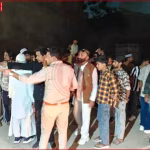 मेरठ लिसाड़ी गेट में हिंसा के बाद पुलिस की जांच का दृश्य