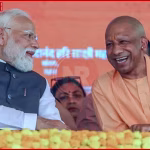 प्रधानमंत्री नरेंद्र मोदी गंगा एक्सप्रेसवे लोकार्पण कार्यक्रम में प्रदर्शनी का अवलोकन करते हुए