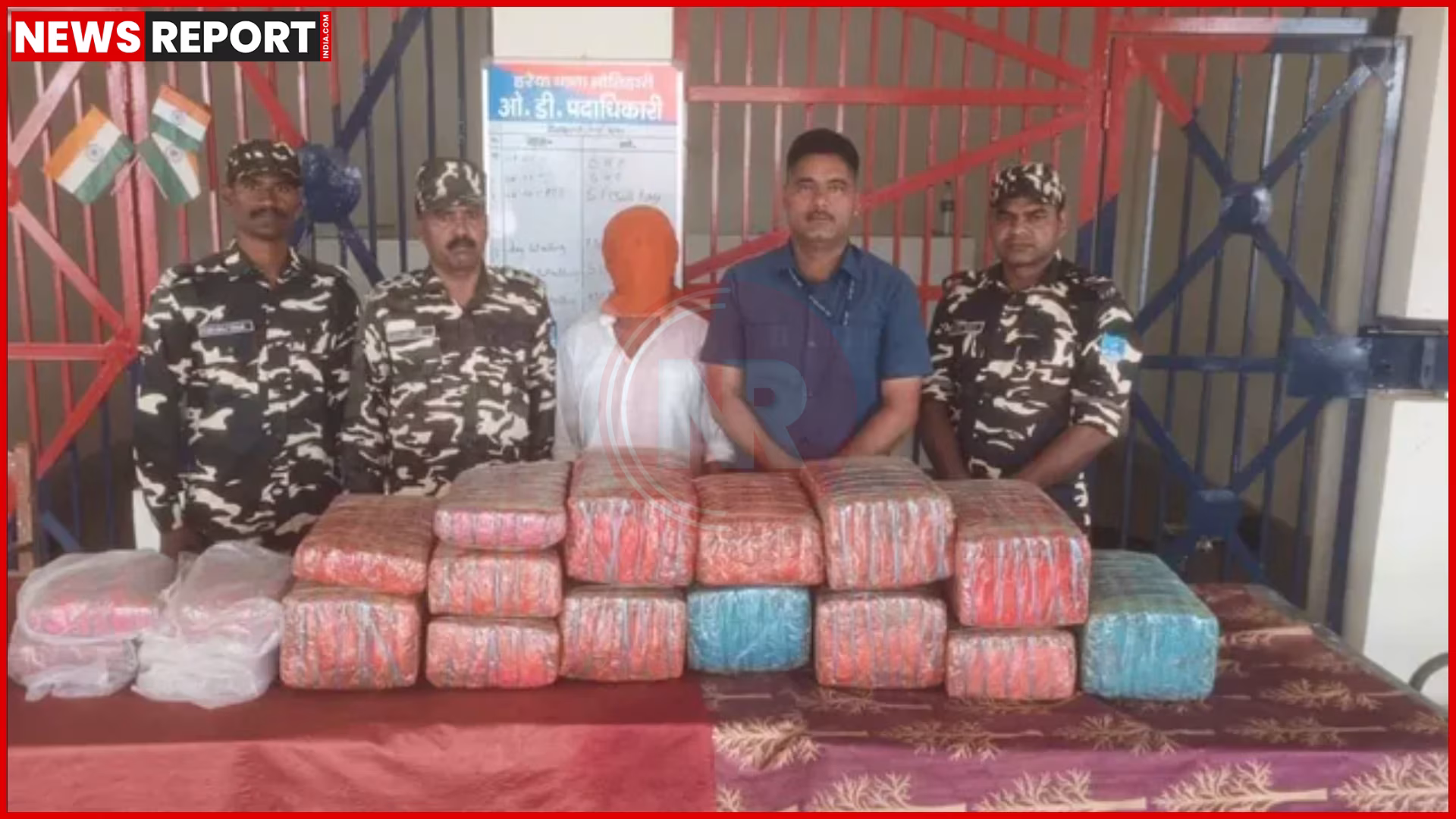 SSB जवानों द्वारा महिंद्रा एक्सयूवी 500 वाहन से बरामद गांजा