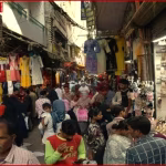 वाराणसी के दालमंडी में सड़क निर्माण के लिए ध्वस्त किए जा रहे मकानों का दृश्य।