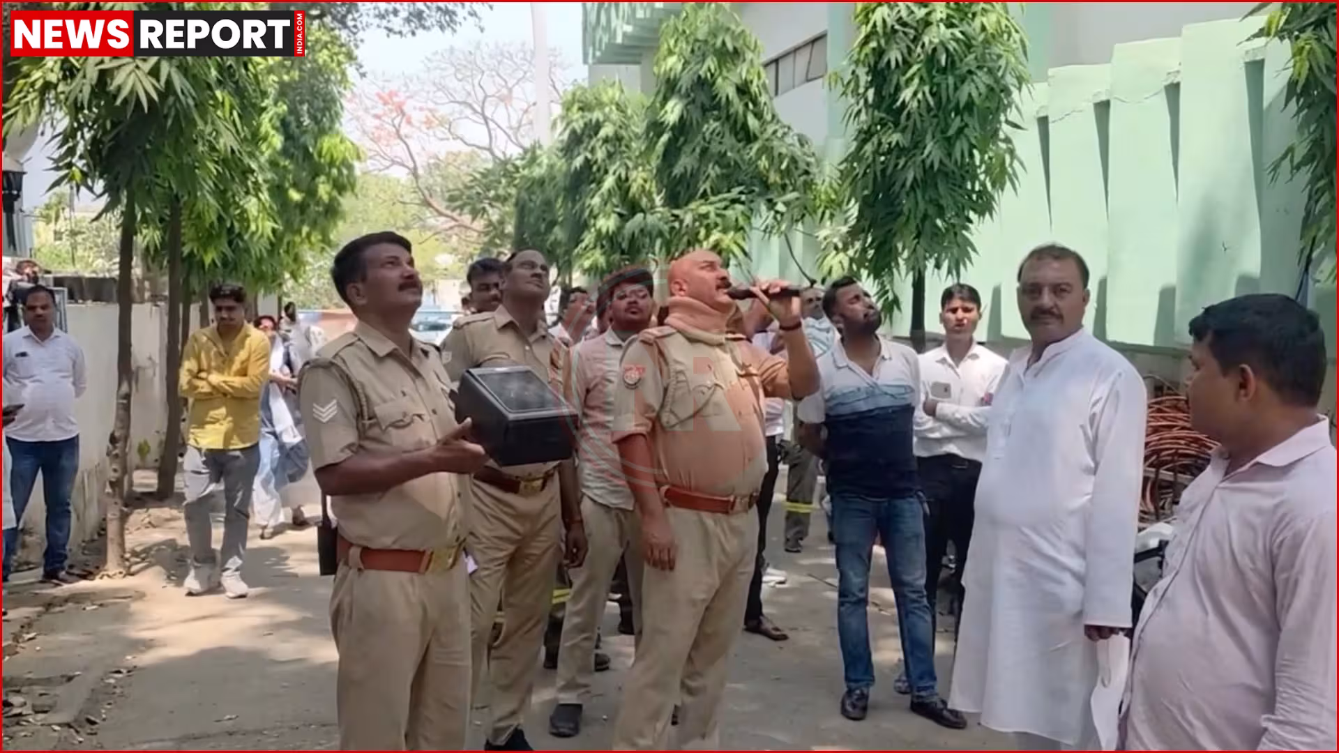 वाराणसी में BSNL टावर पर चढ़े युवक का रेस्क्यू