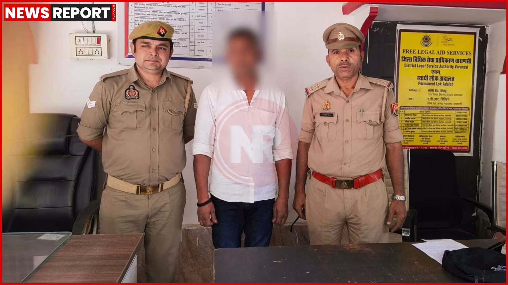 पुलिस टीम वारंटी अभियुक्त गोविन्द को गिरफ्तार कर ले जाते हुए।