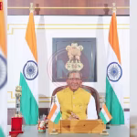 राज्यपाल लक्ष्मण प्रसाद आचार्य भगवान बुद्ध के शिष्यों के पवित्र अवशेषों के साथ मंगोलिया जाते हुए।